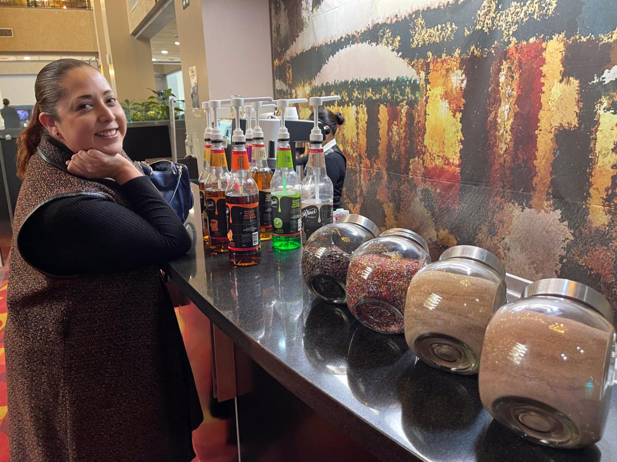 Pam-having-breakfast-at-the-Tijuana-hotel